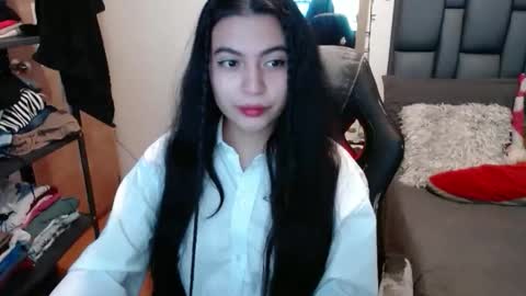 Snapshot of valentinasmith18 chatting on 02-02-26, 05:44 valentinasmith18 online show from 02-02-26, 05:44