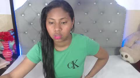 Snapshot of valentinavega18x chatting on 11-12-25, 04:02 valentina vega online show from 11-12-25, 04:02