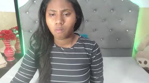 Snapshot of valentinavega18x chatting on 11-21-25, 06:01 valentina vega online show from 11-21-25, 06:01