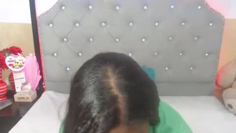 Snapshot of valentinavega18x chatting on 11-26-25, 04:46 valentina vega online show from 11-26-25, 04:46