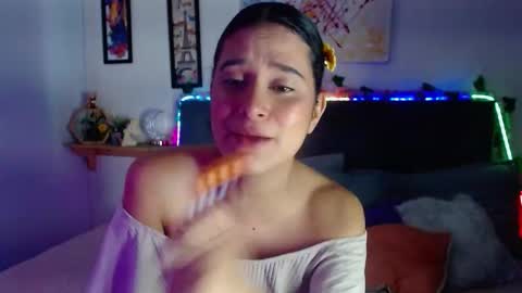 V A L E N T I N I online show from 11-25-25, 07:36