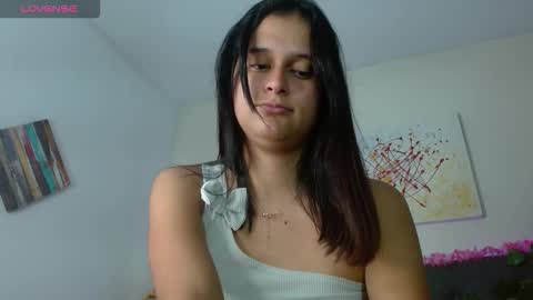 V A L E N T I N I online show from 03-10-26, 08:47