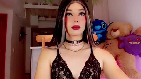 Snapshot of valentinne_marian chatting on 02-13-25, 08:17 Marian online show from 02-13-25, 08:17