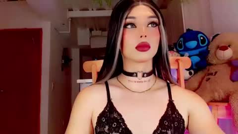 Snapshot of valentinne_marian chatting on 02-13-25, 11:17 Marian online show from 02-13-25, 11:17