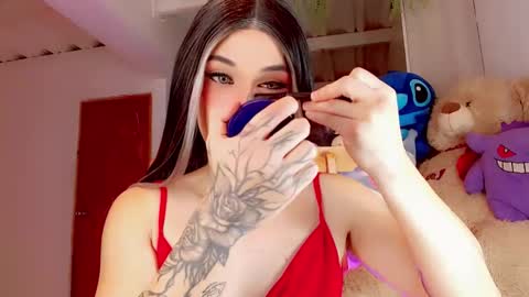 Snapshot of valentinne_marian chatting on 02-17-25, 07:26 Marian online show from 02-17-25, 07:26