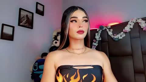 Snapshot of valentinne_marian chatting on 09-29-25, 07:57 Marian online show from 09-29-25, 07:57