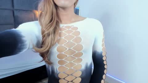 valentino moon online show from 11-01-25, 02:46