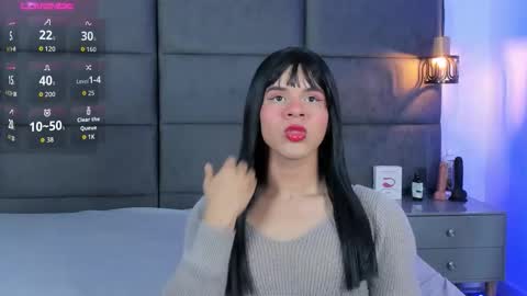 valentino moon online show from 11-25-25, 02:33