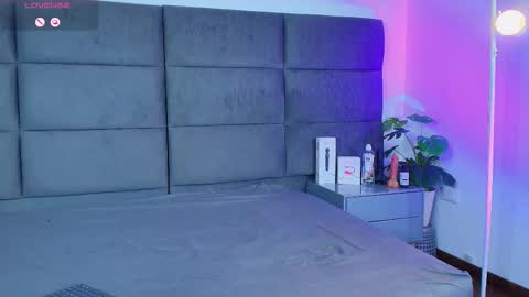 valentino moon online show from 12-16-25, 02:38