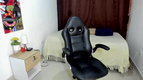 VALENTINO MOURA online show from 03-07-25, 12:12