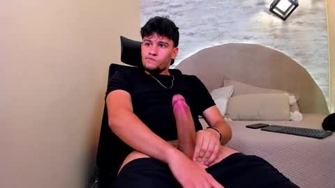 VALENTINO online show from 03-13-26, 05:36