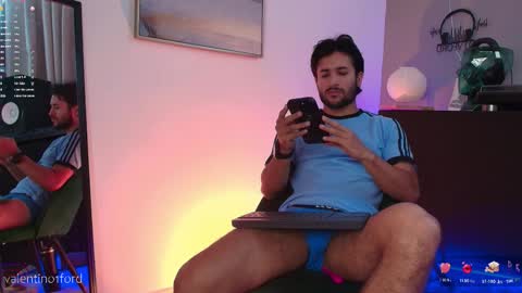 Snapshot of valentinoford chatting on 05-22-26, 08:36 Valentino online show from 05-22-26, 08:36