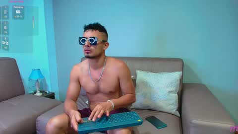 Snapshot of valentinos_ chatting on 05-31-26, 03:08 Valentinos online show from 05-31-26, 03:08
