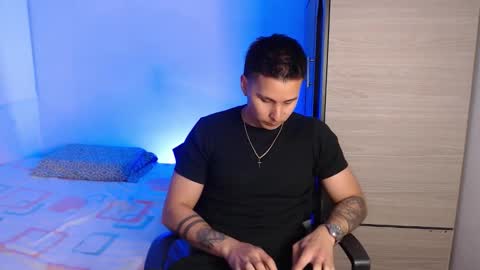 VALENTINO online show from 11-25-25, 09:48