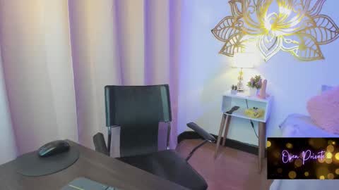 Snapshot of valeperez24 chatting on 10-31-25, 12:33 Valery And Daniel online show from 10-31-25, 12:33