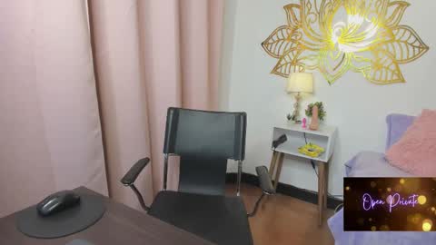 Snapshot of valeperez24 chatting on 11-06-25, 01:39 Valery And Daniel online show from 11-06-25, 01:39