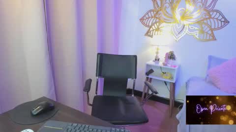 Snapshot of valeperez24 chatting on 11-11-25, 01:16 Valery And Daniel online show from 11-11-25, 01:16