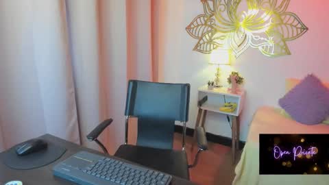 Snapshot of valeperez24 chatting on 11-30-25, 10:36 Valery And Daniel online show from 11-30-25, 10:36