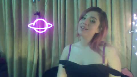 Snapshot of valeri_cove chatting on 12-19-24, 09:18 Valeri Cove online show from 12-19-24, 09:18