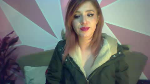 Snapshot of valeri_cove chatting on 01-30-25, 07:18 Valeri Cove online show from 01-30-25, 07:18