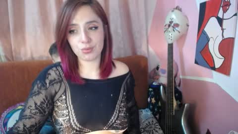 Snapshot of valeri_cove chatting on 09-25-25, 07:12 Valeri Cove online show from 09-25-25, 07:12