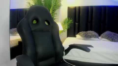 Snapshot of valeri_tafur chatting on 11-11-25, 11:10 valeri_tafur online show from 11-11-25, 11:10