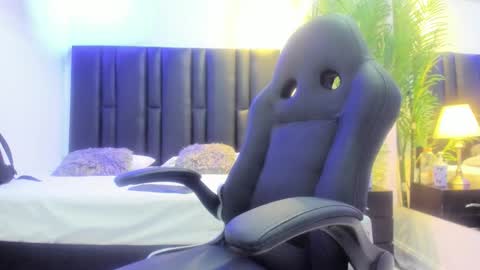 Snapshot of valeri_tafur chatting on 11-27-25, 11:23 valeri_tafur online show from 11-27-25, 11:23