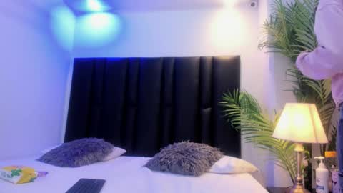 Snapshot of valeri_tafur chatting on 12-02-25, 11:04 valeri_tafur online show from 12-02-25, 11:04