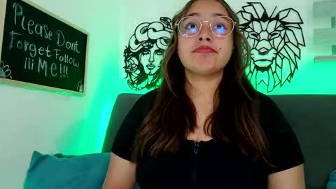 valeria online show from 10-13-25, 01:16