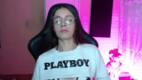 Snapshot of valeria_mendozza chatting on 12-31-24, 05:44 online show from 12-31-24, 05:44