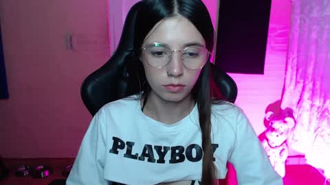 Snapshot of valeria_mendozza chatting on 01-09-25, 04:41 online show from 01-09-25, 04:41