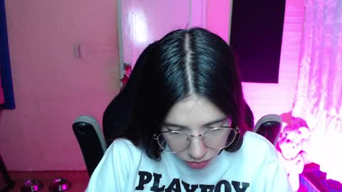 Snapshot of valeria_mendozza chatting on 01-12-25, 04:31 online show from 01-12-25, 04:31