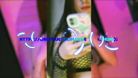Snapshot of valeria_mendozza chatting on 03-10-25, 08:04 online show from 03-10-25, 08:04