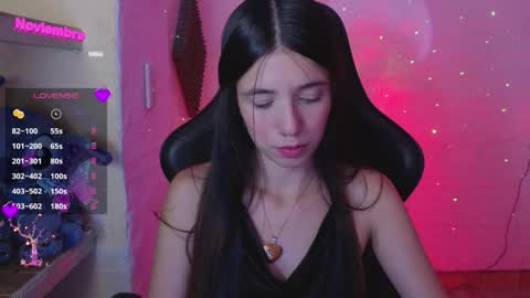 Snapshot of valeria_mendozza chatting on 11-05-25, 05:51 online show from 11-05-25, 05:51