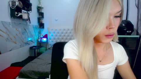 Snapshot of valeria_nikia chatting on 02-06-25, 01:10 VALERIA online show from 02-06-25, 01:10