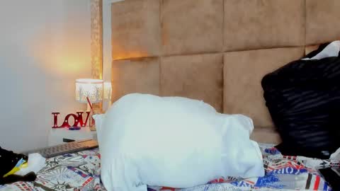 Snapshot of valeria_rivera1 chatting on 02-11-25, 09:31 Costume lover online show from 02-11-25, 09:31