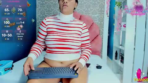 Snapshot of valeria_rivera1 chatting on 10-19-25, 12:28 Costume lover online show from 10-19-25, 12:28