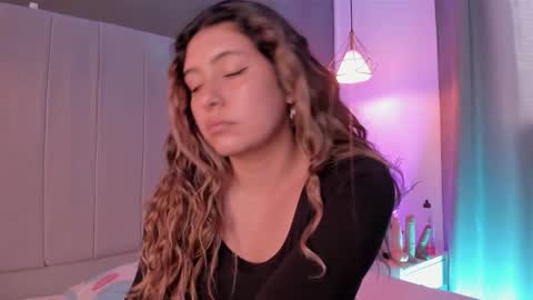 valeria_rouse28 online show from 12-14-25, 08:35