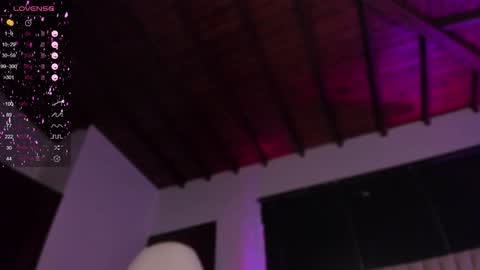 Snapshot of valeria_uribe22 chatting on 02-07-25, 09:26    online show from 02-07-25, 09:26