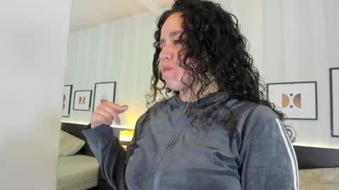 Valeria online show from 01-30-25, 12:27