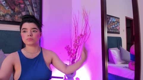 Snapshot of valeriablythe chatting on 02-17-26, 11:40 ValeriaBlythe online show from 02-17-26, 11:40