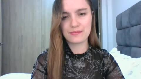 Snapshot of valeriafrannco chatting on 03-11-25, 11:48 valeriafrannco online show from 03-11-25, 11:48