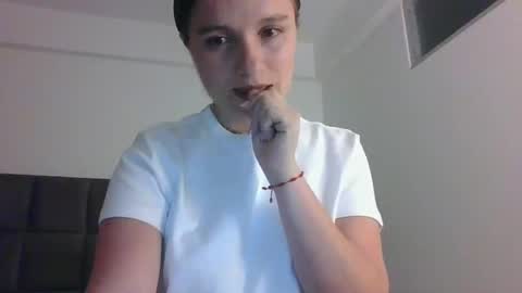 Snapshot of valeriafrannco chatting on 10-11-25, 05:28 valeriafrannco online show from 10-11-25, 05:28