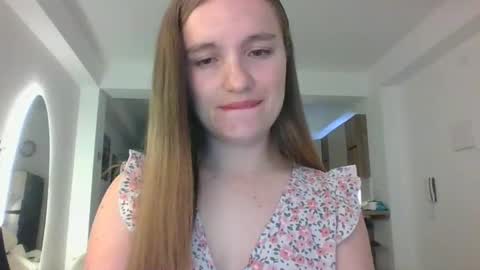 Snapshot of valeriafrannco chatting on 11-18-25, 10:03 valeriafrannco online show from 11-18-25, 10:03