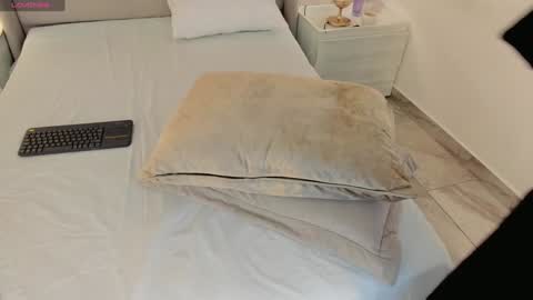 Valeria online show from 12-18-24, 11:24