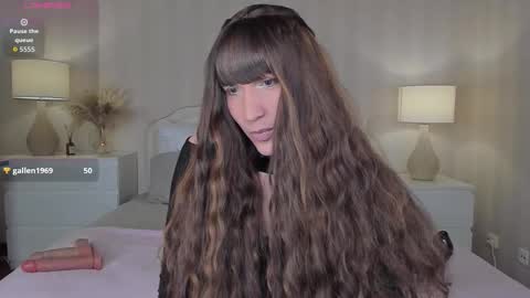 Snapshot of valeriasecret chatting on 10-11-25, 05:28 Valeria online show from 10-11-25, 05:28