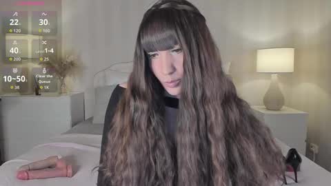 Snapshot of valeriasecret chatting on 10-17-25, 05:43 Valeria online show from 10-17-25, 05:43