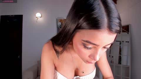 Snapshot of valeriavelvet chatting on 02-06-25, 11:43 Vale online show from 02-06-25, 11:43