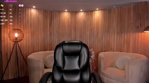 Snapshot of valeriavelvet chatting on 02-17-25, 02:59 Vale online show from 02-17-25, 02:59