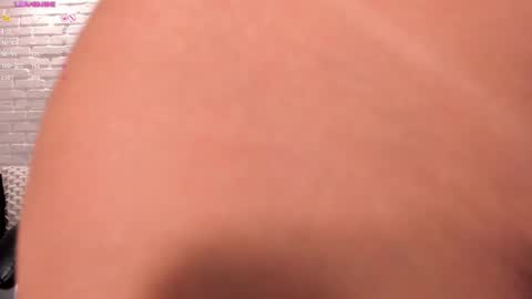 Snapshot of valeriavelvet chatting on 03-11-25, 02:51 Vale online show from 03-11-25, 02:51